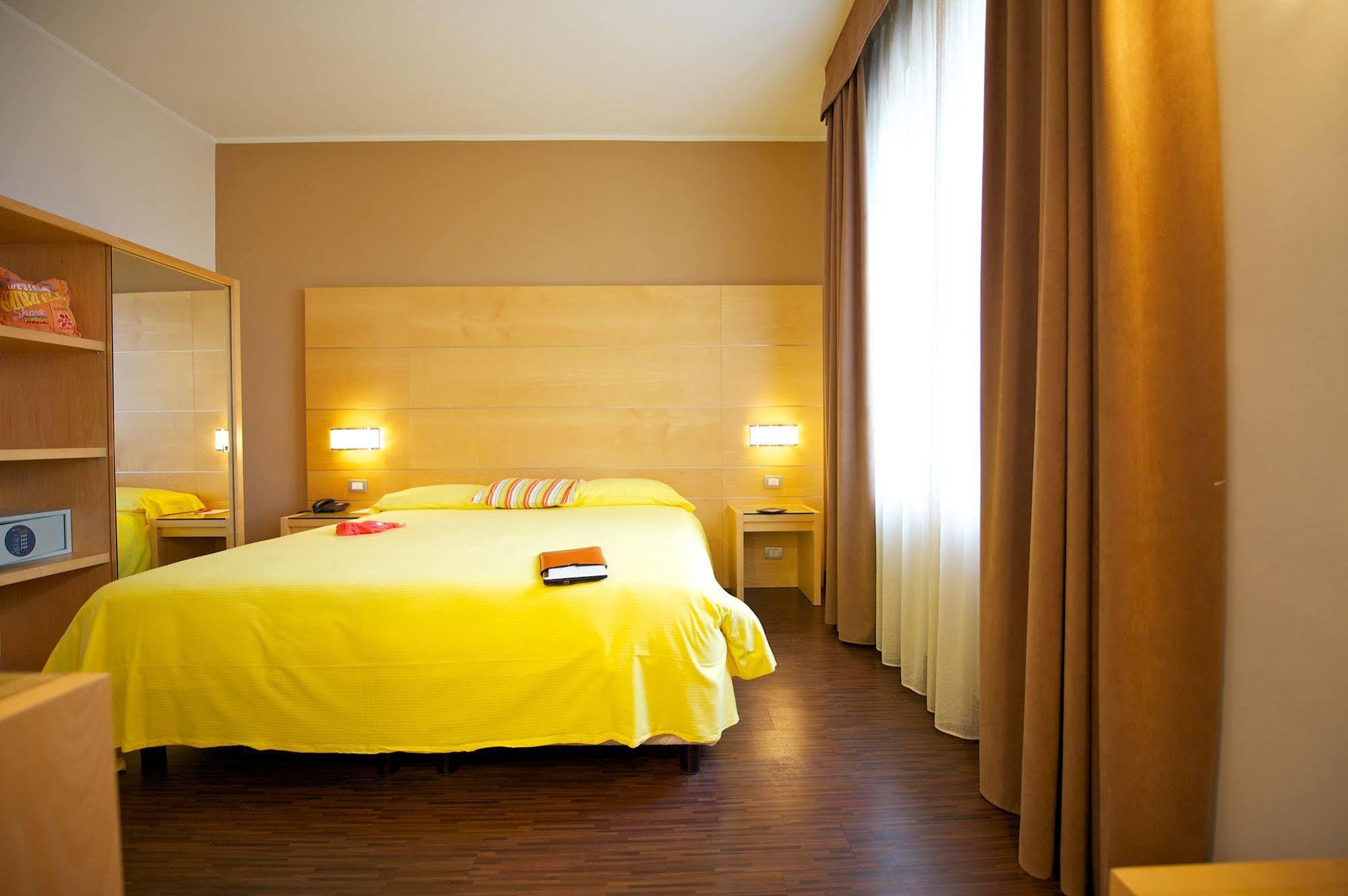 Hotel Ibis Styles Toscanini 3*
